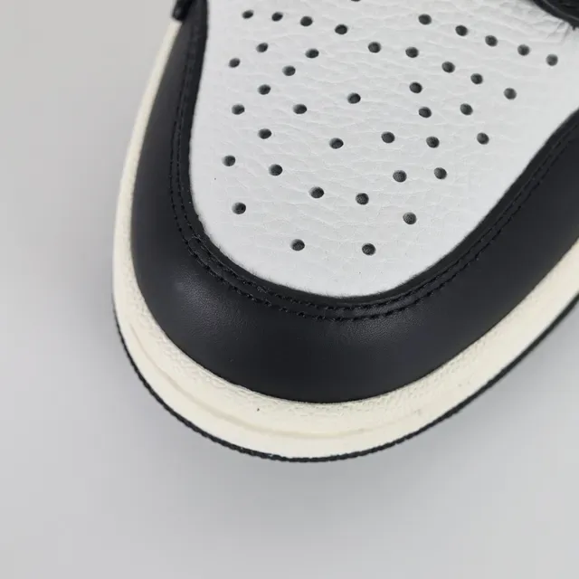 Amiri Skel Top Low Sneakers Lifestyle Noir et Blanc 5