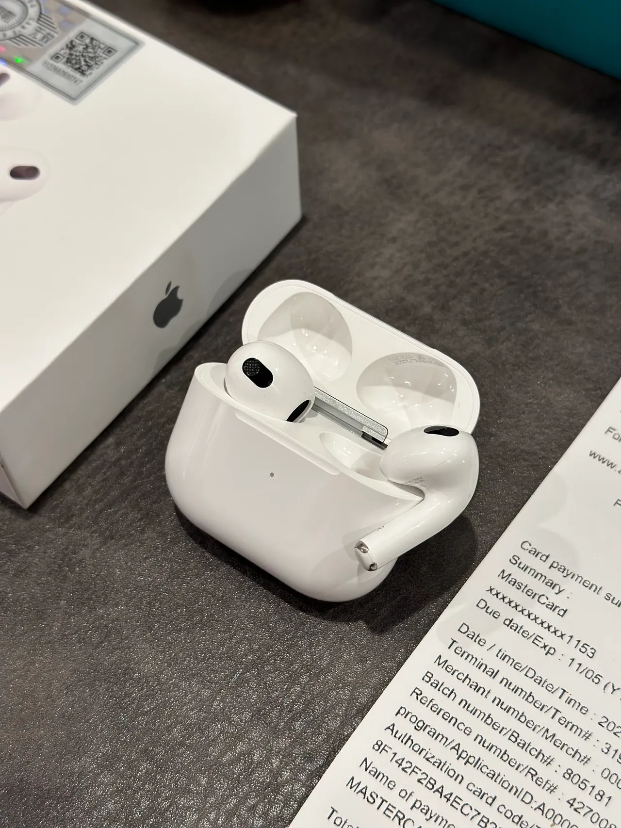 Apple AirPods White Black Stemless Design Glossy Finish TWS Earbuds 5