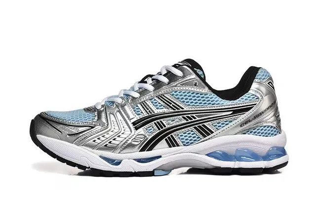 ASICS Gel-Kayano tênis de corrida prateado e azul claro 2