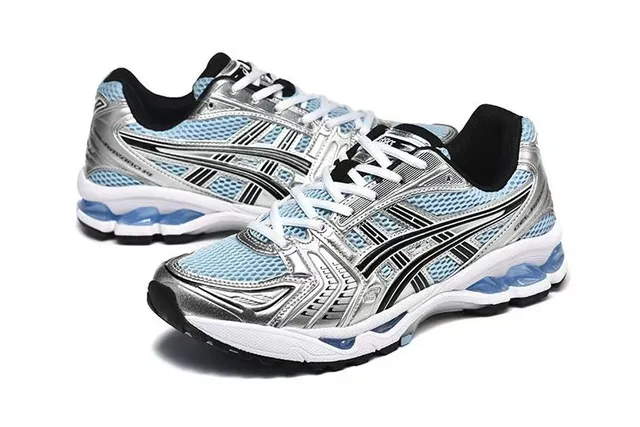 ASICS Gel-Kayano tênis de corrida prateado e azul claro 3