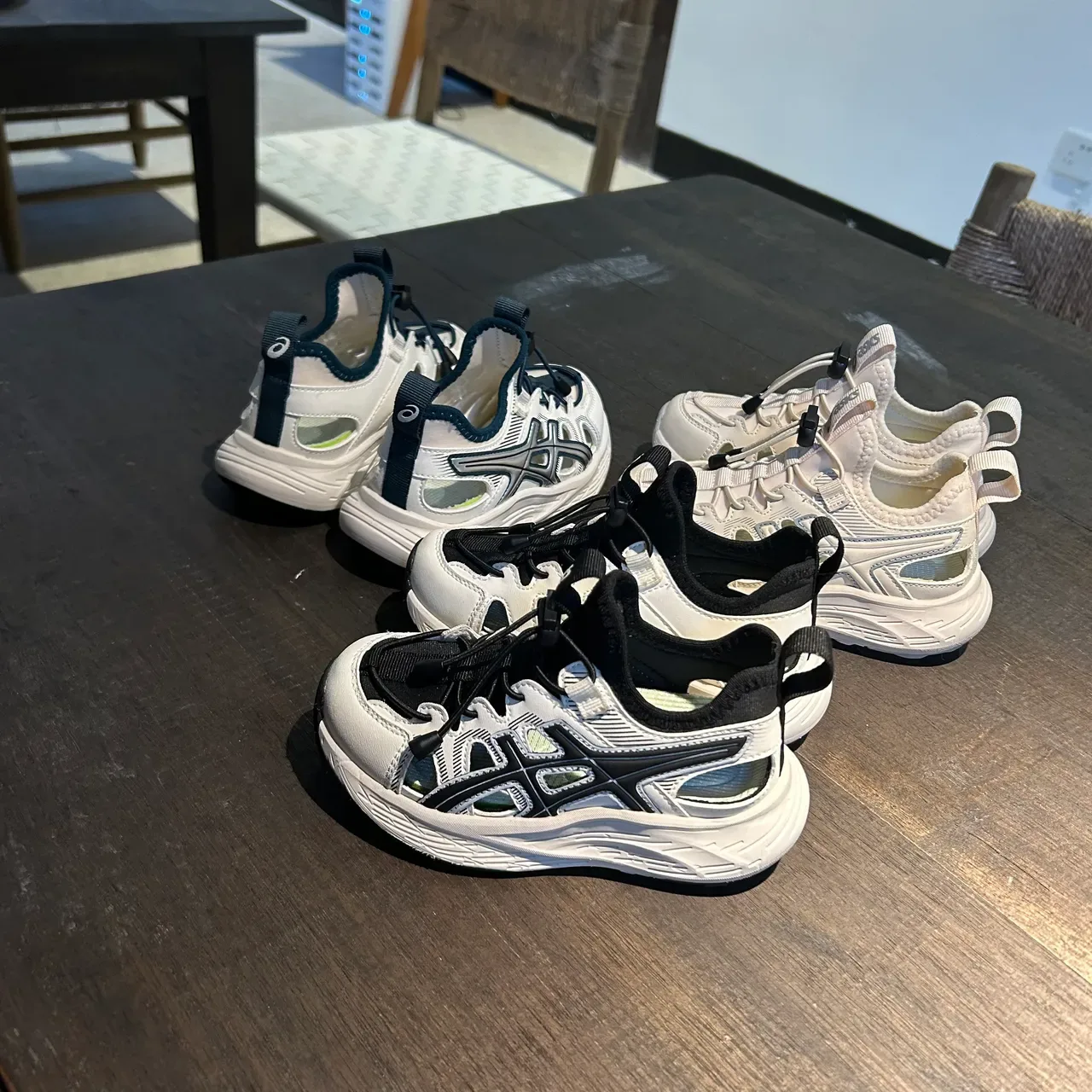 ASICS Blanc Noir Semelle Esculpée Chunky Style Cage Recouvrements Synthétiques Baskets Lifestyle 3