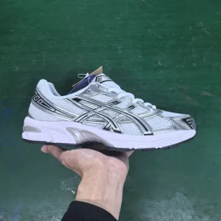 ASICS White Silver Mesh Upper Metallic Overlays Running Shoes