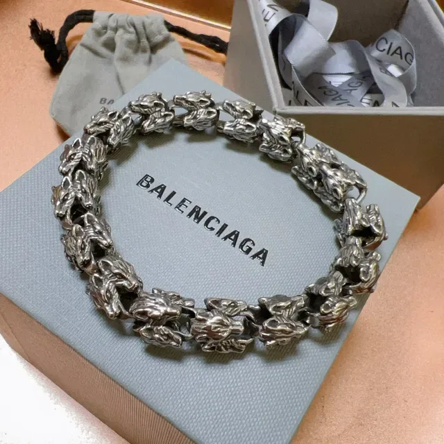 Balenciaga Cabeça de Animal Prata Links Esculpidos Acabamento Oxidado Pulseira 9