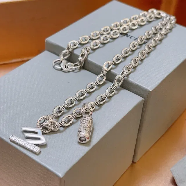 Balenciaga B Chain Collier Argent Logo Pendant 6