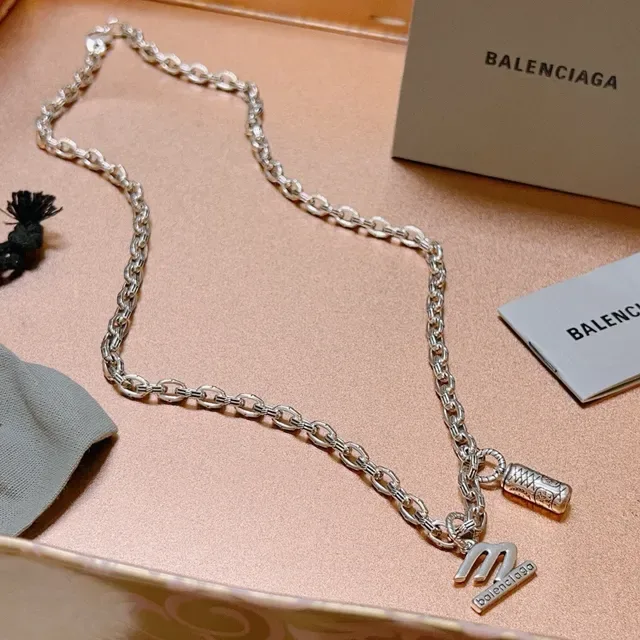 Balenciaga B Chain Collier Argent Logo Pendant 7