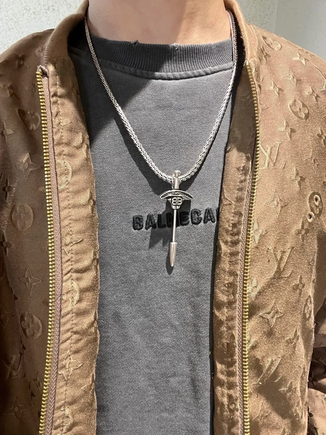 Colar Balenciaga BB Dagger Prata Azul Corrente Trançada Monograma 2