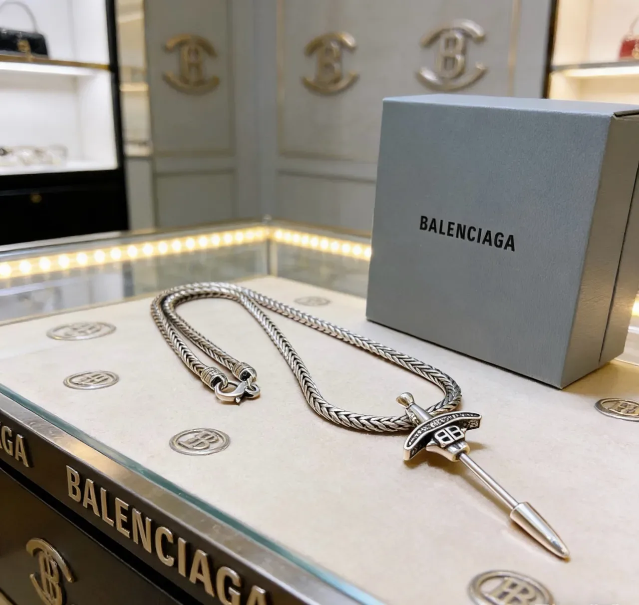 Colar Balenciaga BB Dagger Prata Azul Corrente Trançada Monograma 4