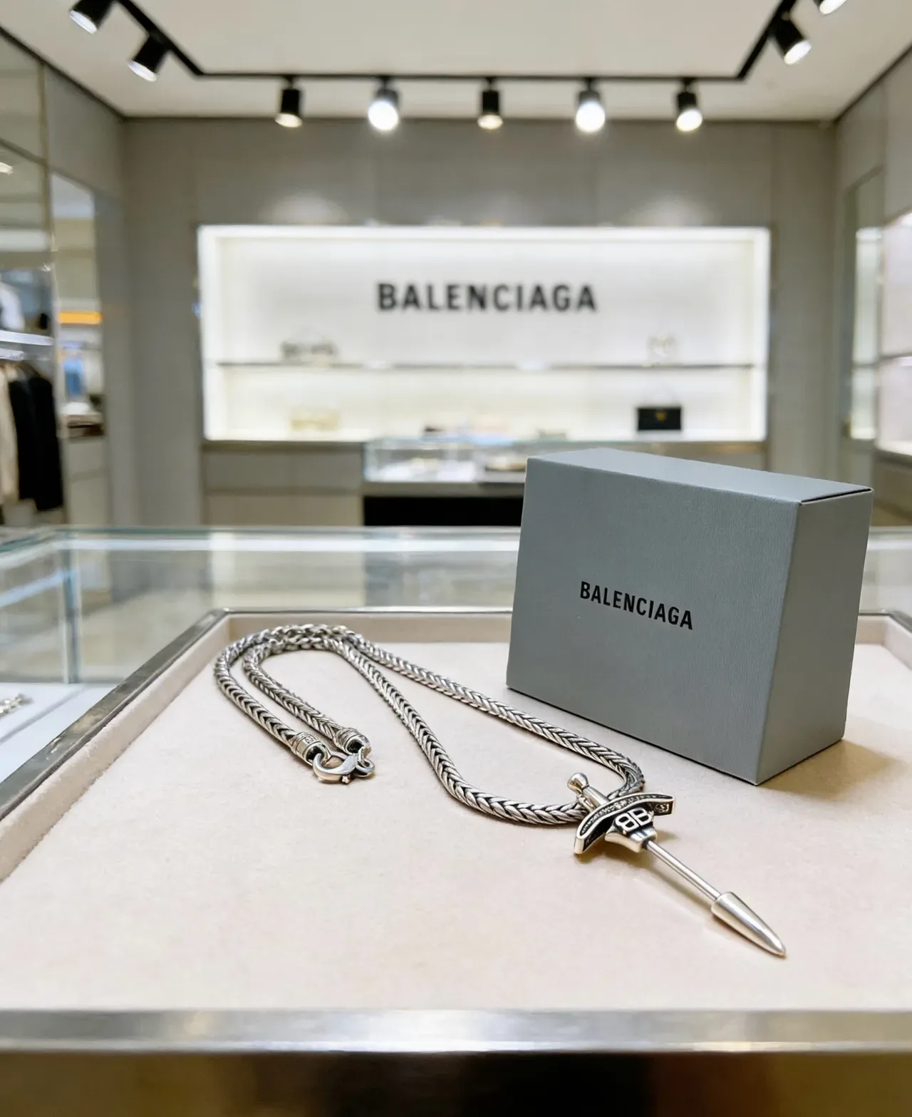 Colar Balenciaga BB Dagger Prata Azul Corrente Trançada Monograma 7