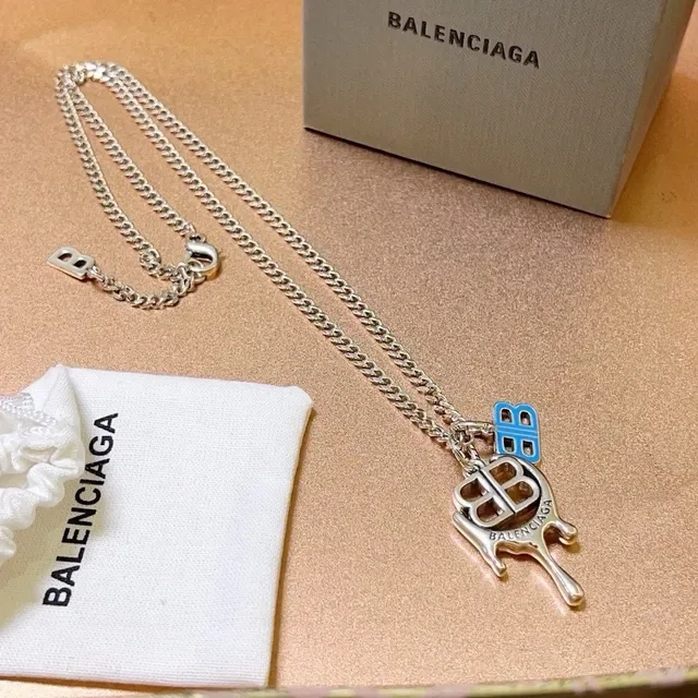 Balenciaga BB Drip Colar Azul Prateado Corrente Curb 4