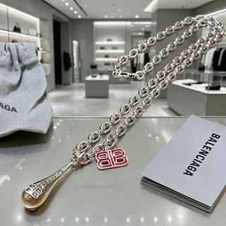 Balenciaga BB logo de esmalte cadena gruesa collar