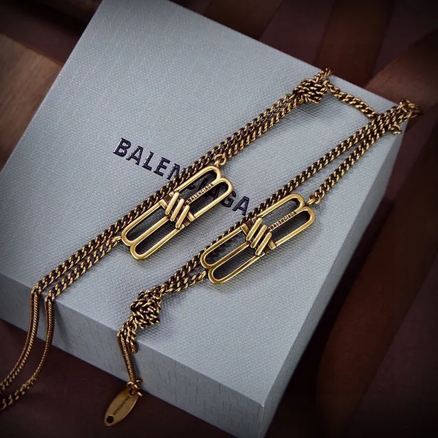 Balenciaga BB Gold Interlocking Clasp Curb Chain Construction Necklace 4