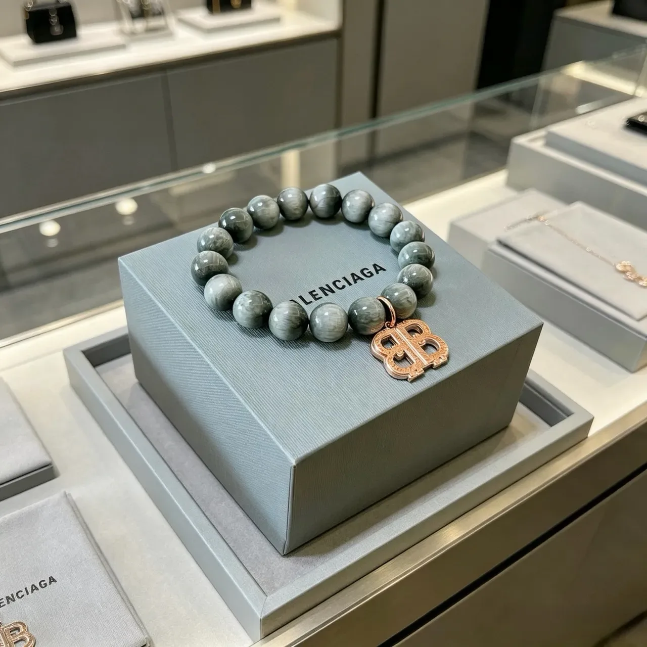 Balenciaga BB Bracelet Perles Pierre Marbrée Vert Or 8