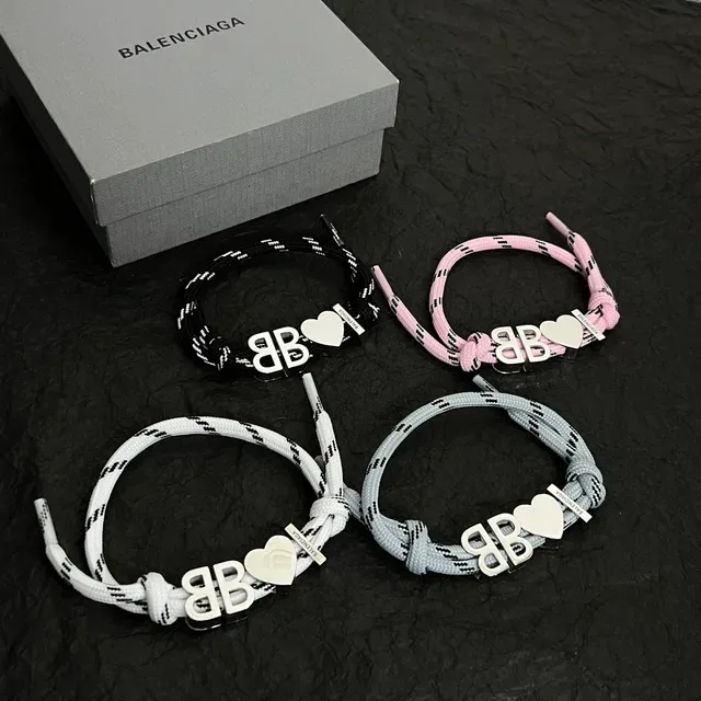Balenciaga BB Heart Rope Pulseira Branca Prateada com Logo de Construção Charm 5