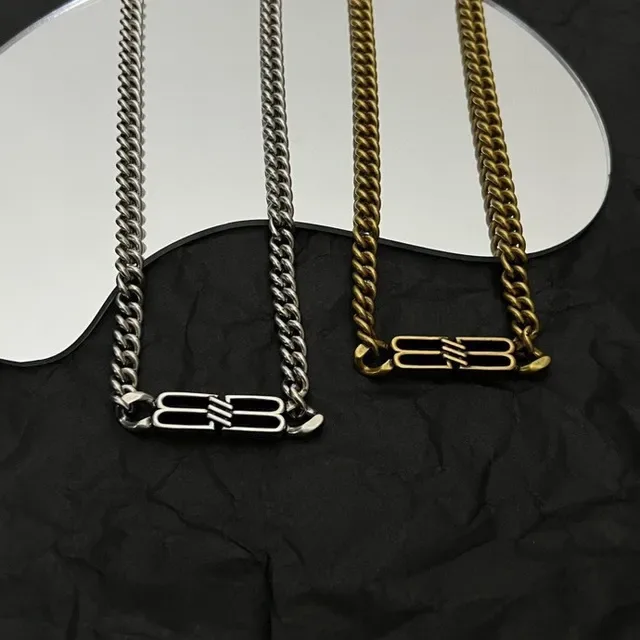 Balenciaga BB Logo Corrente retorcida prata antiga colar 3