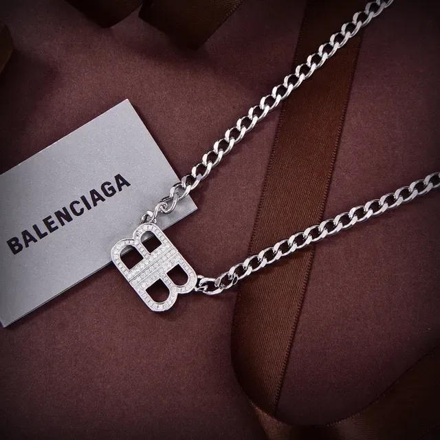 Collier Balenciaga BB Pendant Or et Argent 2