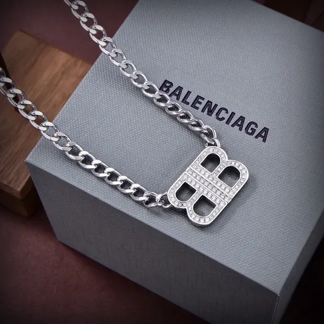 Collier Balenciaga BB Pendant Or et Argent 4