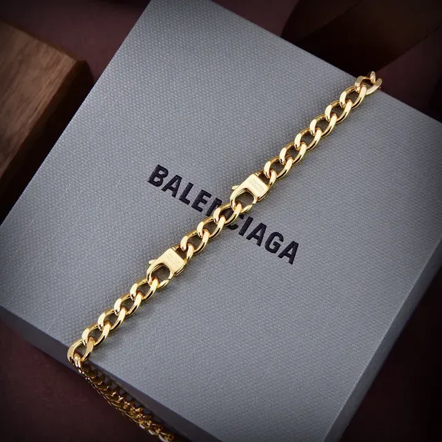 Collier Balenciaga BB Pendant Or et Argent 6