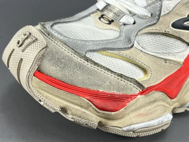 Balenciaga Beige Red Chunky Sneakers com silhueta oversize e sola multicamadas 9