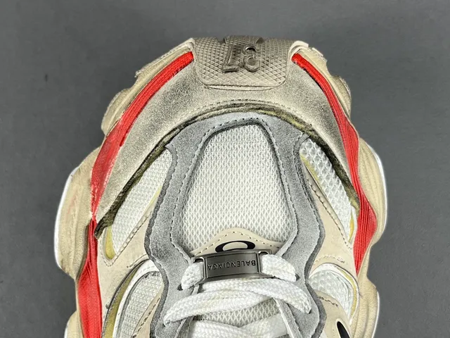 Balenciaga Beige Red Chunky Sneakers com silhueta oversize e sola multicamadas 10