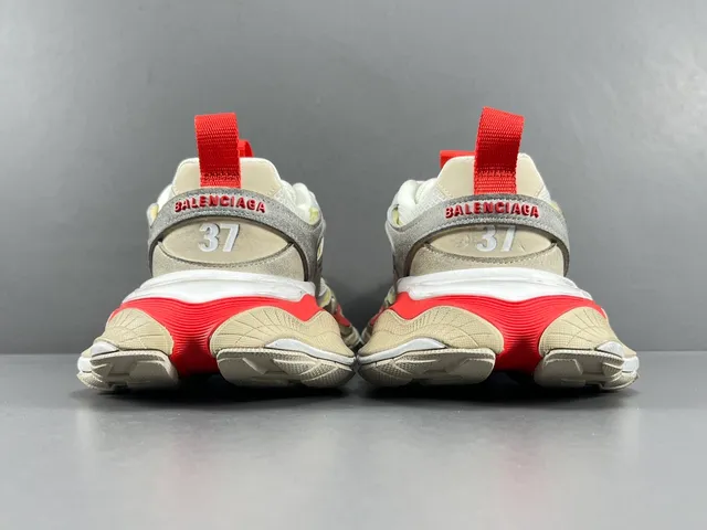 Balenciaga Beige Red Chunky Sneakers com silhueta oversize e sola multicamadas 17