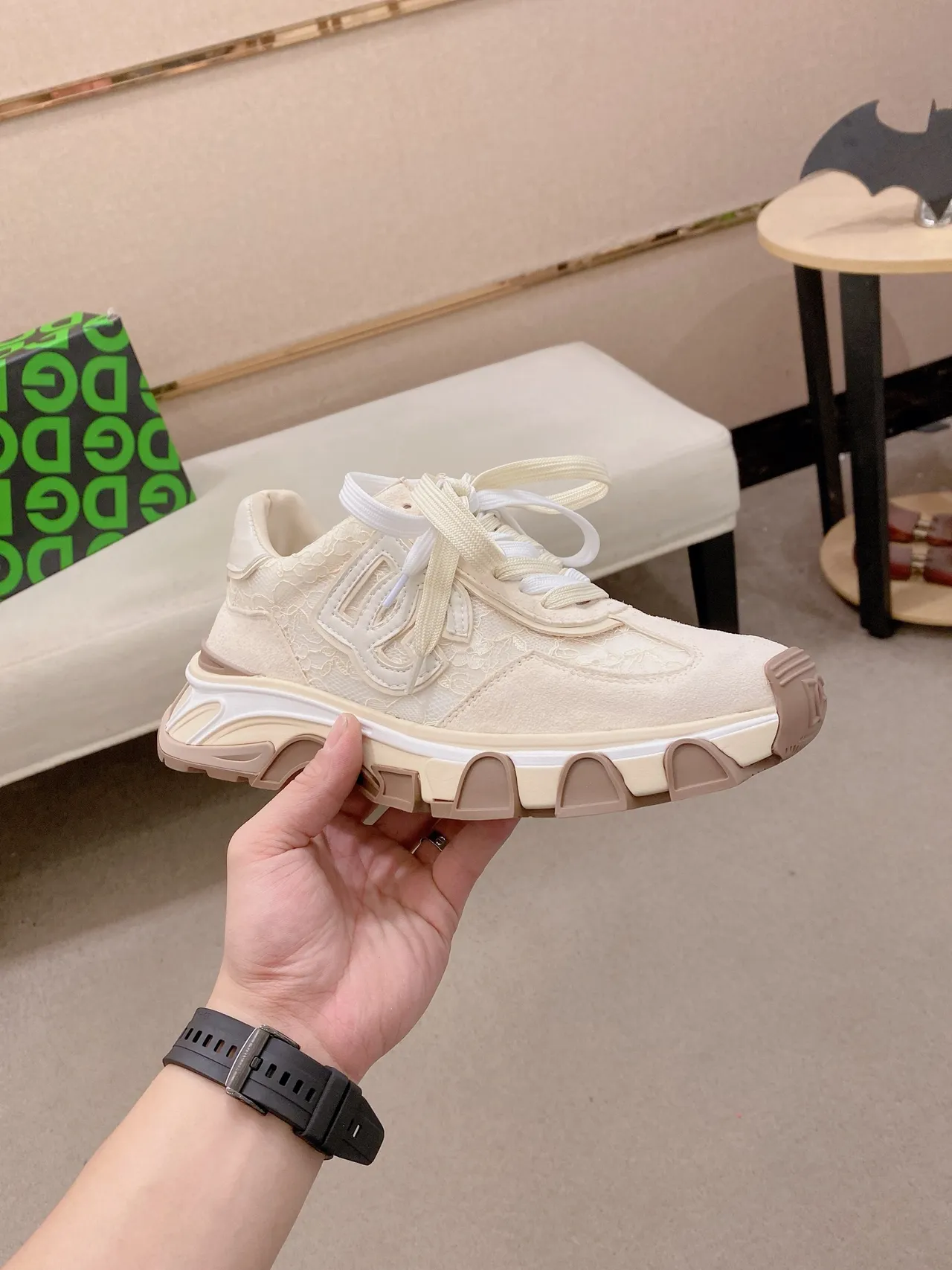 Balenciaga Bege Branco Sola Esculpida com Cordões Tênis de Topo Baixo Chunky 5