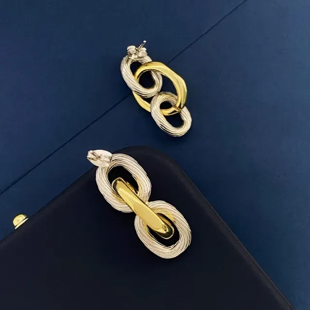 Balenciaga Corrente prata e dourado elos ovais interligados metal texturizado brincos 2