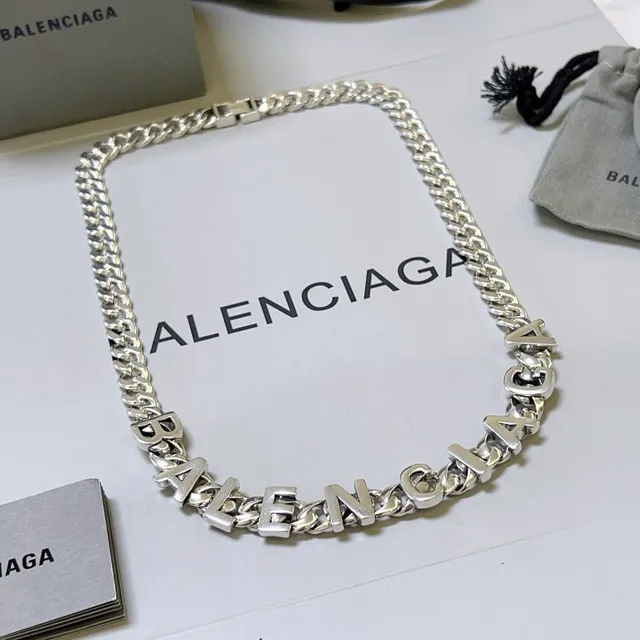 Collar Balenciaga Logo Chain Plata Cadena Curb Gruesa Integrada Letra 4
