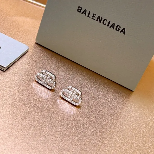 Brincos Balenciaga Logo Motif Pavé Crystal 5