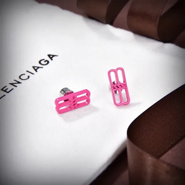 Boucles d'oreilles Balenciaga Logo Motif en Émail Rose 3