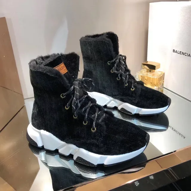 Balenciaga Runner Noir Blanc Haut Tricoté Col Fourré Peluche Lifestyle Sneakers 5