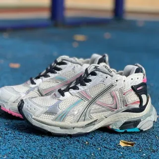 Balenciaga Runner رمادي فاتح وردي سماوي حذاء كاجوال سميك