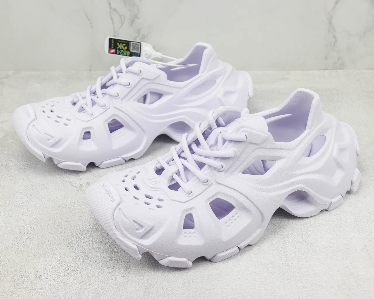 Balenciaga Runner Branco Roxo Construção de Espuma Monolítica Detalhe de Corte Assimétrico Tênis Chunky 4