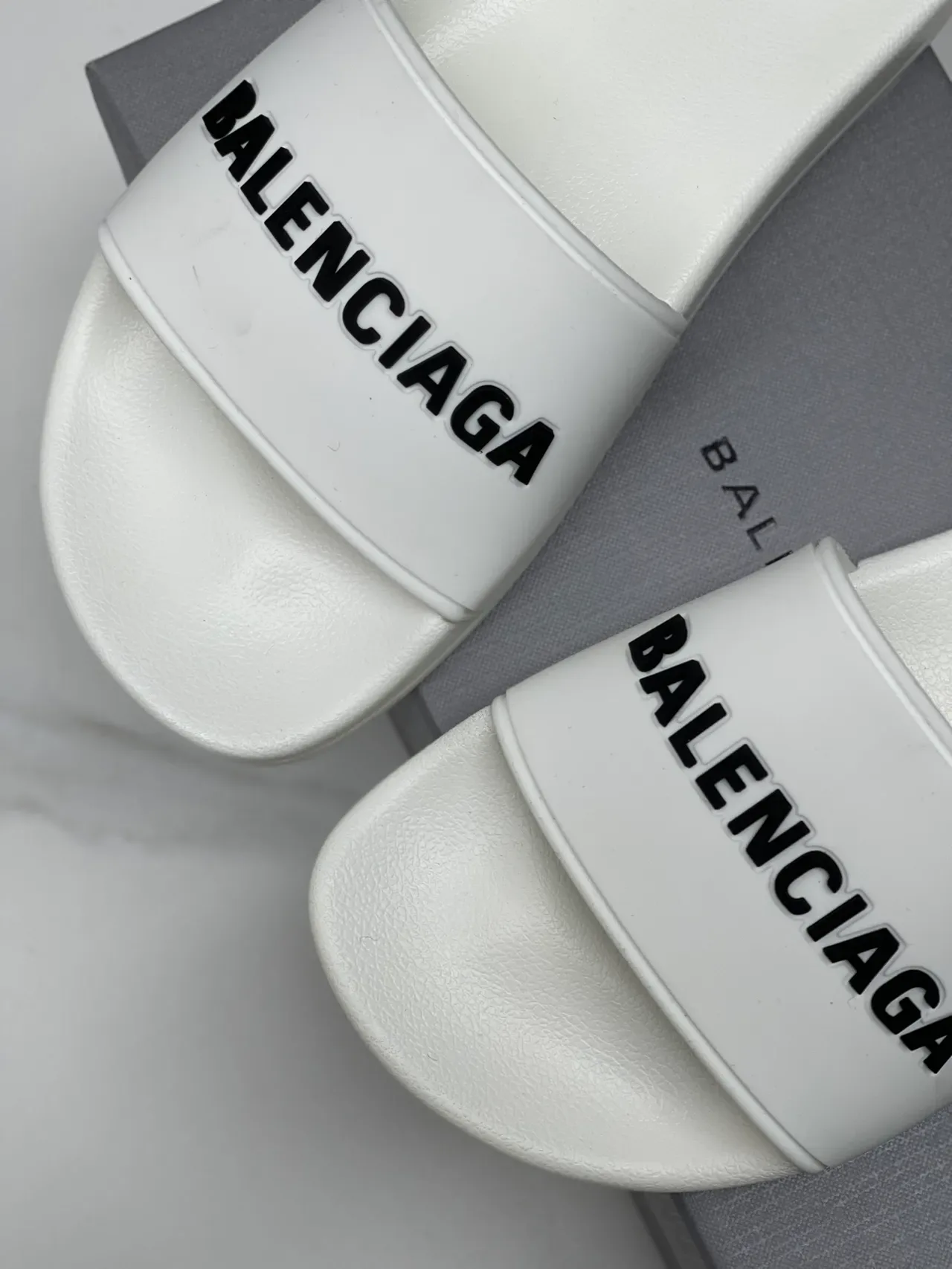 Balenciaga Slide Chinelo Rosa Preto Sola Moldada Tirante Simples 18