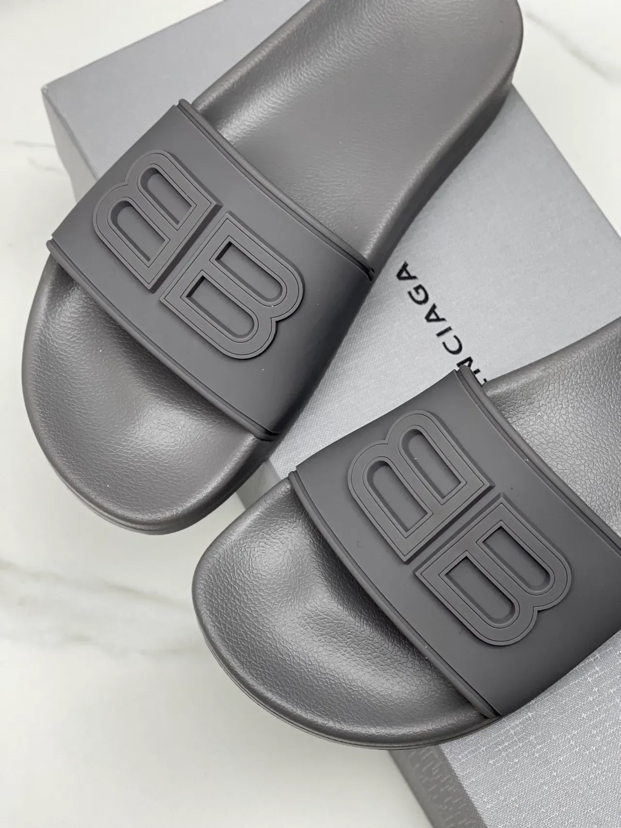 Balenciaga Slide Chinelo Rosa Preto Sola Moldada Tirante Simples 19