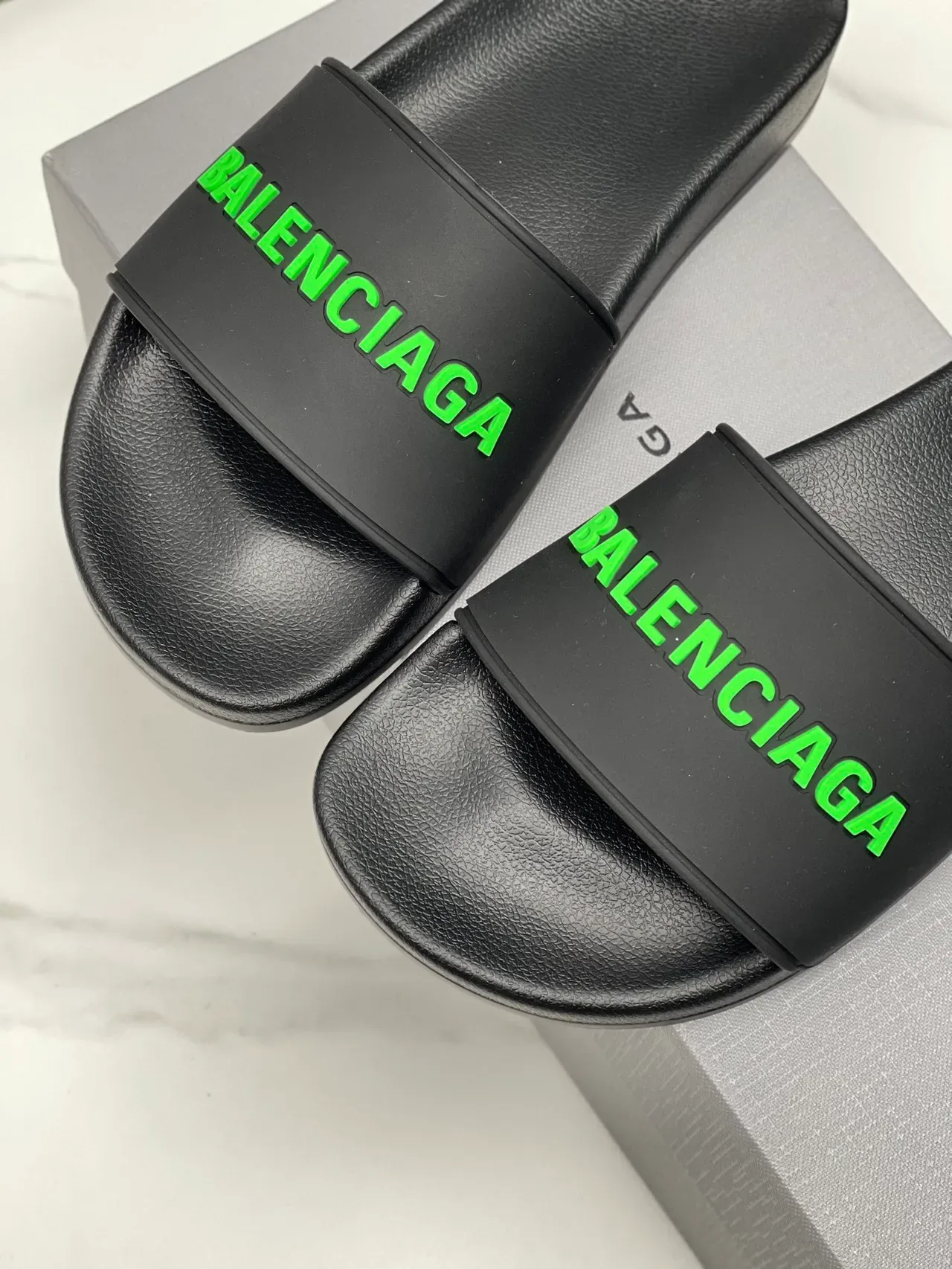 Balenciaga Slide Chinelo Rosa Preto Sola Moldada Tirante Simples 21