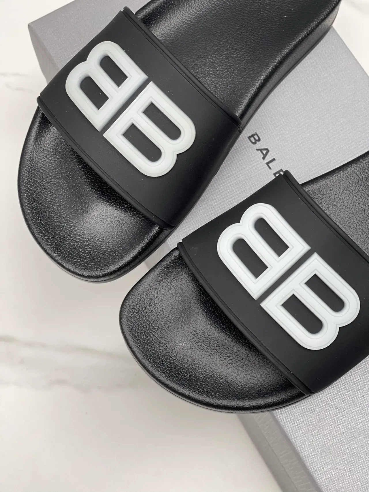 Balenciaga Slide Chinelo Rosa Preto Sola Moldada Tirante Simples 22