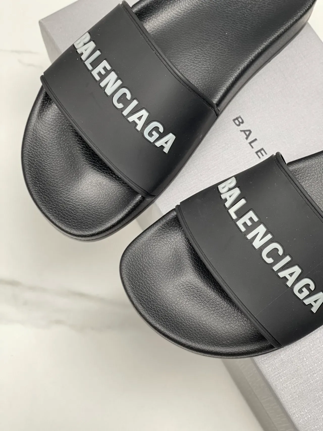 Balenciaga Slide Chinelo Rosa Preto Sola Moldada Tirante Simples 24