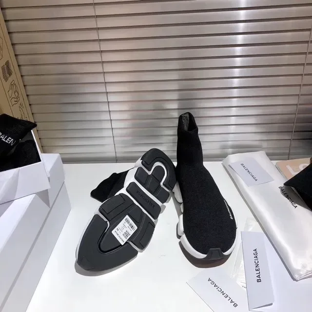 Balenciaga Speed Trainer حذاء رياضي أسود وأبيض نمط الحياة 2