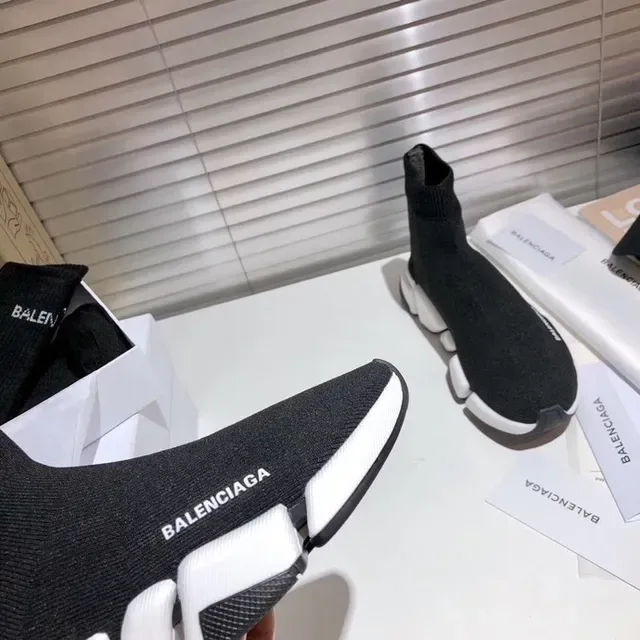 Balenciaga Speed Trainer حذاء رياضي أسود وأبيض نمط الحياة 4