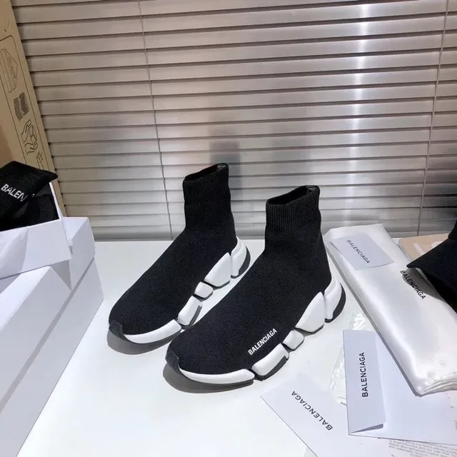 Balenciaga Speed Trainer حذاء رياضي أسود وأبيض نمط الحياة 5