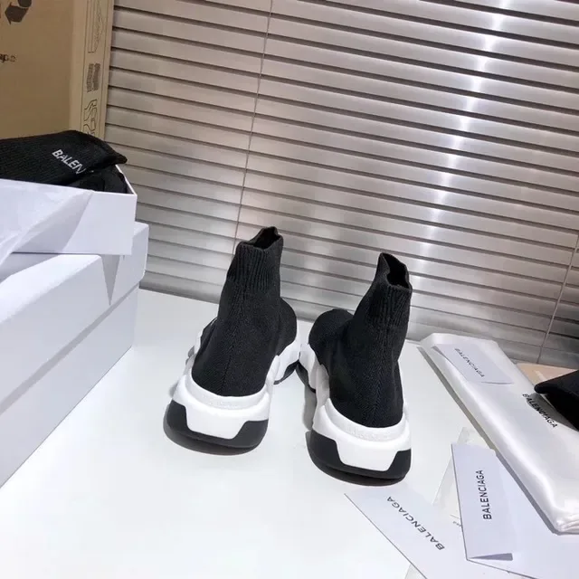Balenciaga Speed Trainer حذاء رياضي أسود وأبيض نمط الحياة 6