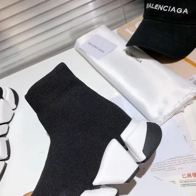 Balenciaga Speed Trainer حذاء رياضي أسود وأبيض نمط الحياة 7