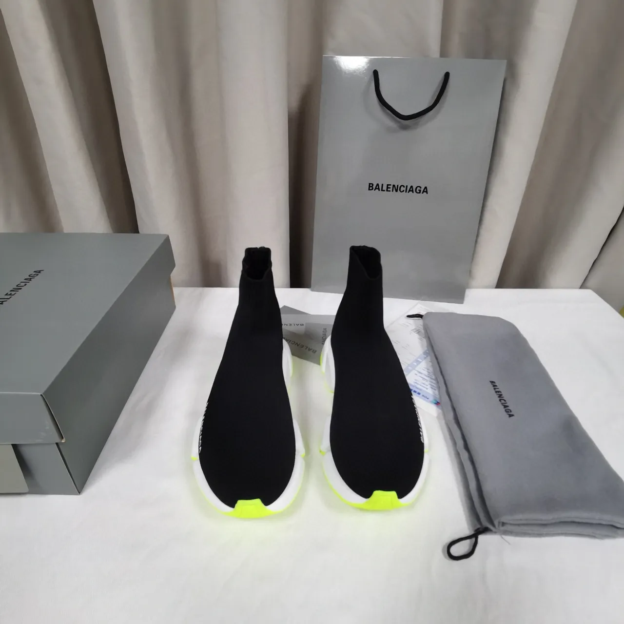 Balenciaga Speed Trainer أسود أبيض أصفر نيون حذاء أسلوب حياة 3