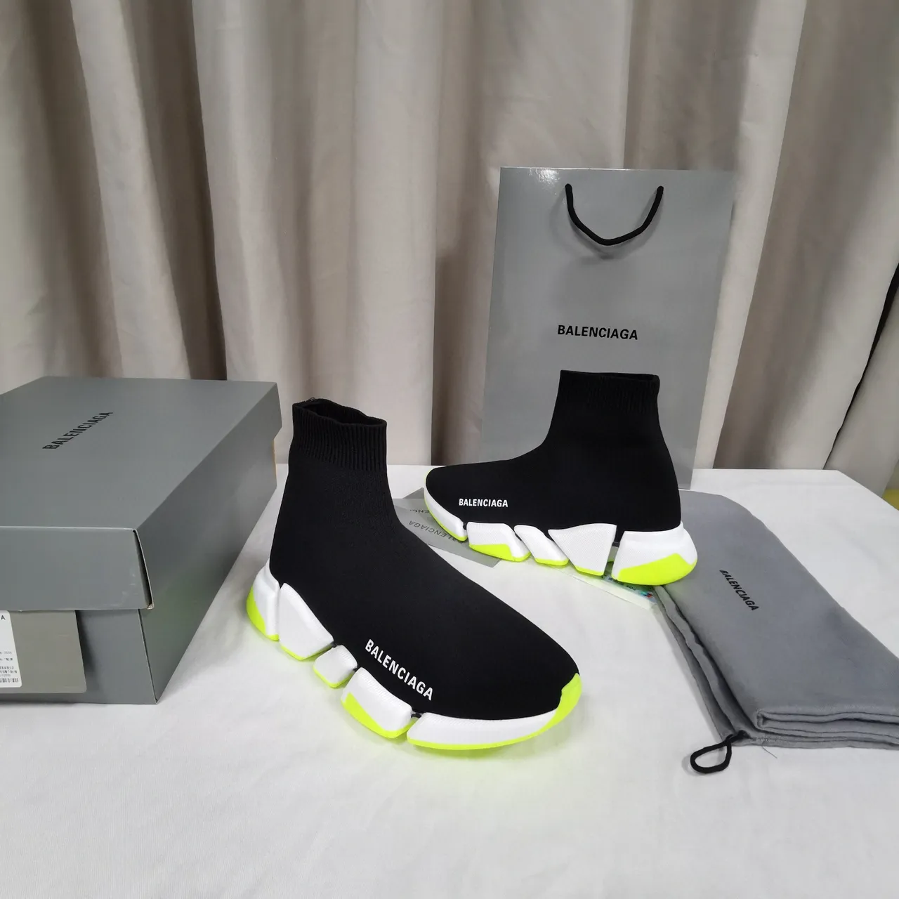 Balenciaga Speed Trainer أسود أبيض أصفر نيون حذاء أسلوب حياة 4