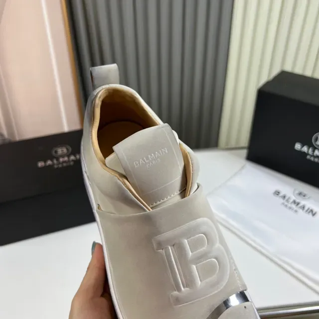 Balenciaga Speed Trainer حذاء رياضي أسلوبي فضي معدني slip-on 4
