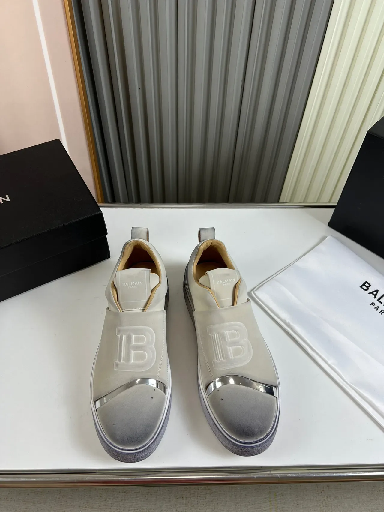 Balenciaga Speed Trainer حذاء رياضي أسلوبي فضي معدني slip-on 9