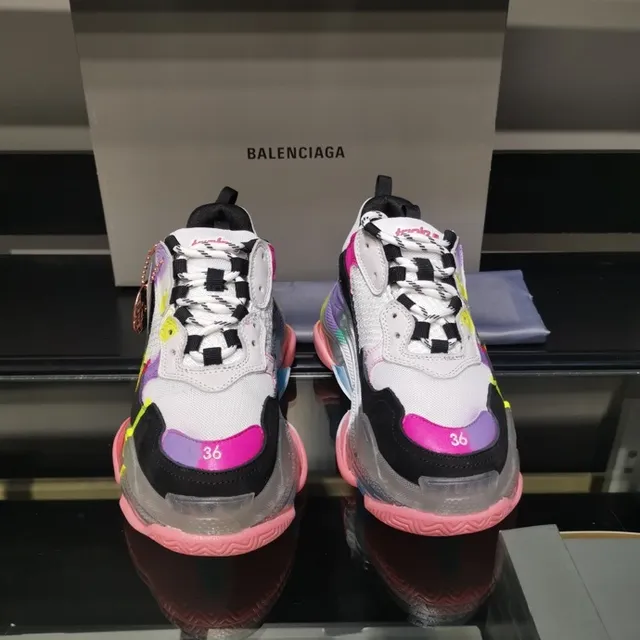 Balenciaga Triple S أحذية متعددة الألوان بقدمية شفافة كومكي 9