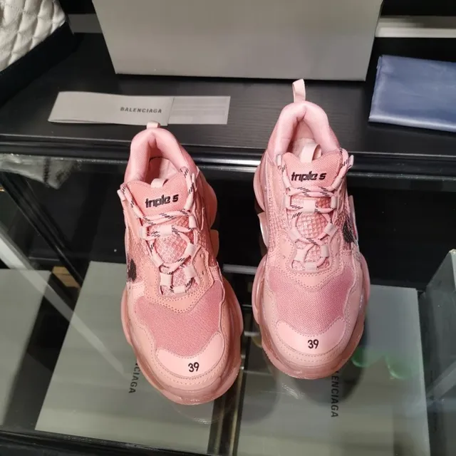 Balenciaga Triple S Runner وردي مايكي ماوس تشانكي سنيكرز 5