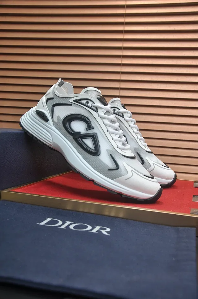 Balenciaga Chaussures lifestyle blanches noires oversize logotype monogrammé sculpté semelle intermédiaire côtelée 3