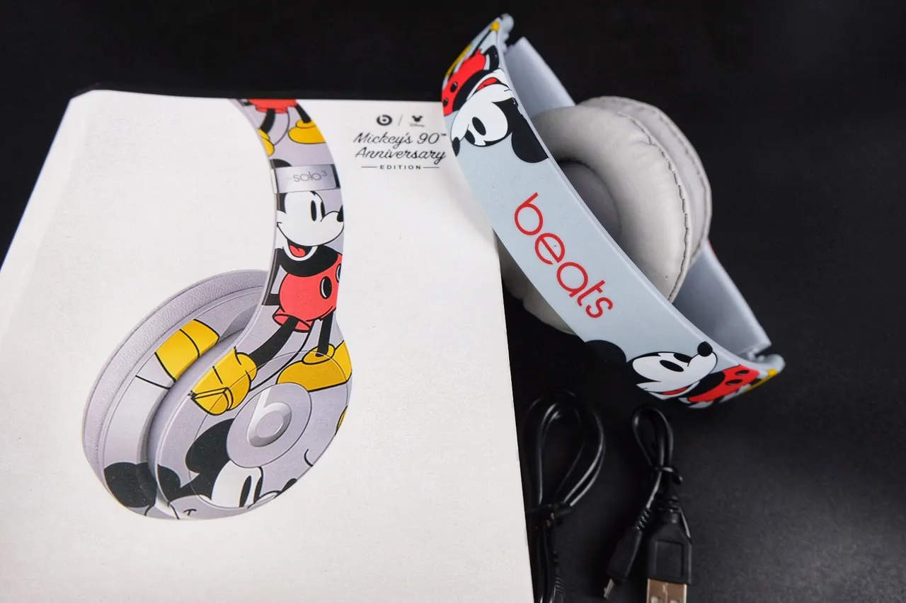 Beats Solo 3 Disney Mickey Mouse Light Blue سماعات فوق الأذن 3